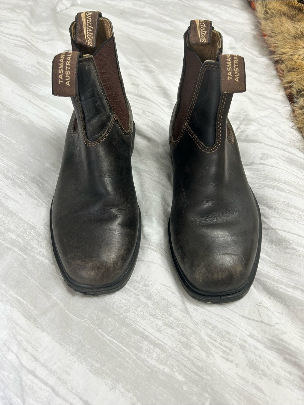 Blundstone women’s Chukka Boots in Dark Brown Leather